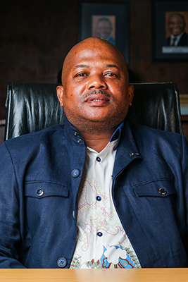 CLLR S R MHLONGO